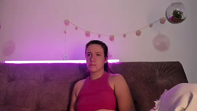 Snapshot of katalella_brown1 chatting on October 3, 11:37 am katalella brown1 online show from October 3, 11:37 am