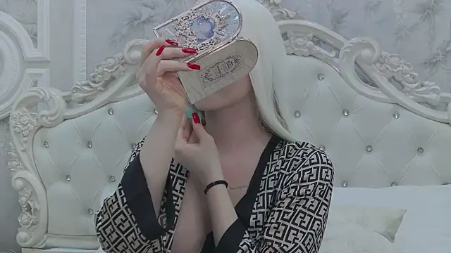 EllieFrosty  online show from September 9, 5:35 pm