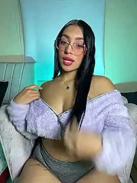 Linda Saenz  online show from May 29, 5:27 am