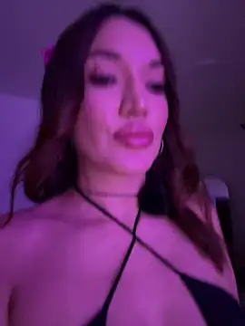 Bella-taylorr online show from March 20, 7:24 am