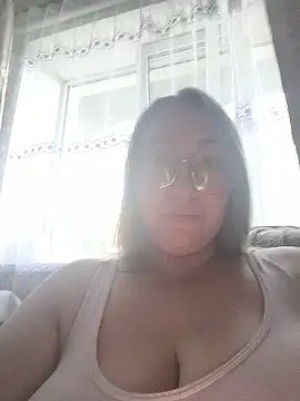 Kiss Eva online show from June 7, 3:52 pm