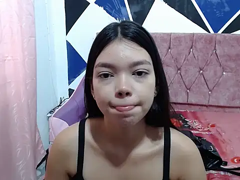 Snapshot of shy_luna18 chatting on October 20, 12:30 pm shy luna18 online show from October 20, 12:30 pm