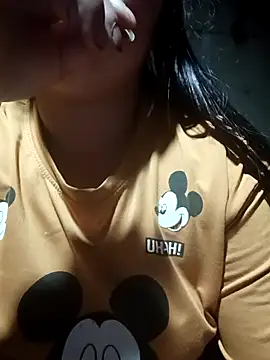 quynhkoolbae online show from April 5, 12:59 pm