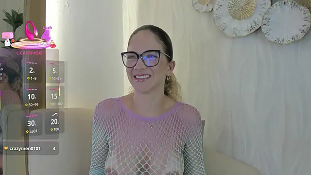 Snapshot of Velora__ chatting on September 11, 3:40 am Velora online show from September 11, 3:40 am