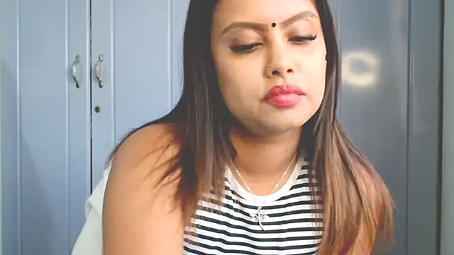 Indian GlowingMiax online show from September 28, 10:42 am