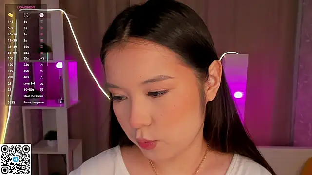 AlberthaEscue online show from November 26, 4:24 am