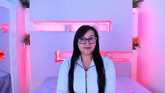 Snapshot of Skye_bluee_ chatting on October 21, 3:32 am Skye bluee online show from October 21, 3:32 am