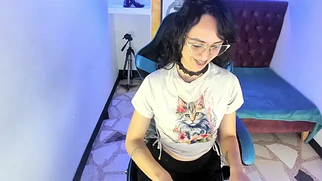 alison moon7 online show from November 14, 2:06 pm