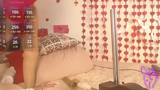 Brianna22  online show from February 17, 9:25 pm