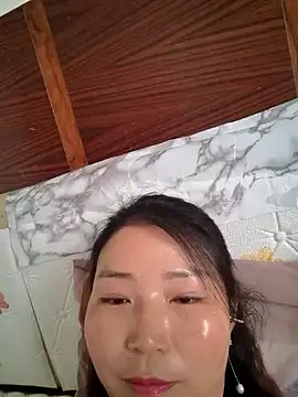 lingling5200 online show from May 1, 7:33 am