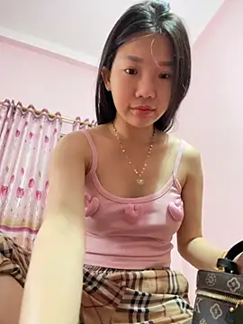 Snapshot of Miumieu chatting on October 24, 2:29 am Miumieu online show from October 24, 2:29 am