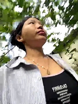 Snapshot of Miumieu chatting on October 23, 12:38 am Miumieu online show from October 23, 12:38 am