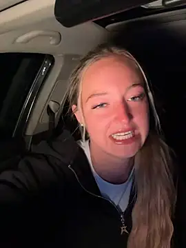 emilypeperoni online show from June 16, 8:21 pm