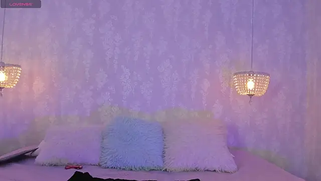 Snapshot of shumy_angels chatting on October 5, 6:18 am shumy angels online show from October 5, 6:18 am