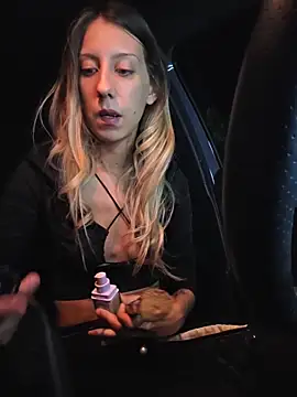 PetiteSecrets online show from November 9, 9:00 pm