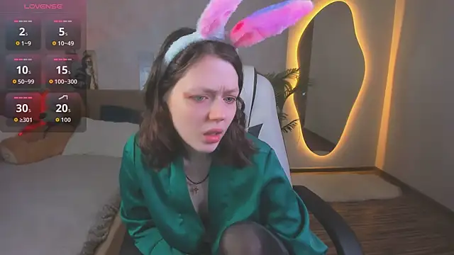 Lunar Lily online show from April 5, 5:39 am