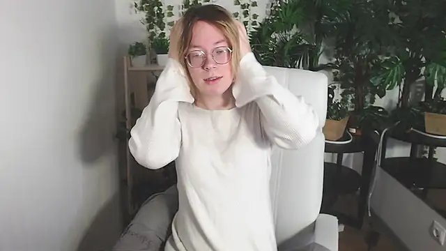 Amanda Butlerr online show from December 5, 11:11 am