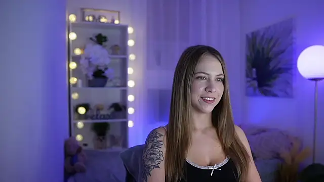 Snapshot of Cindy_Grey chatting on October 2, 6:24 pm Cindy Grey online show from October 2, 6:24 pm