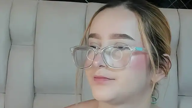 kristal joi dl online show from November 29, 1:15 pm