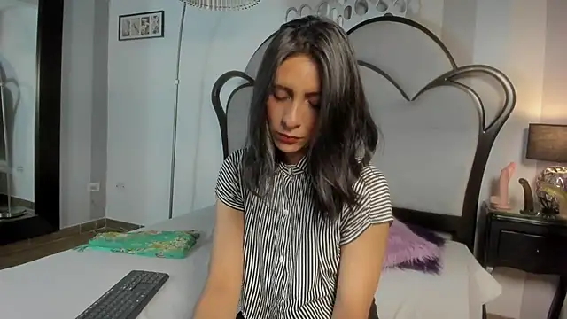 MiaAmore  online show from March 28, 7:13 pm