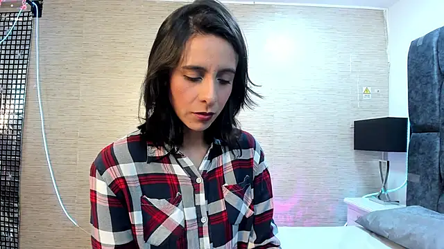 MiaAmore  online show from November 15, 8:43 pm