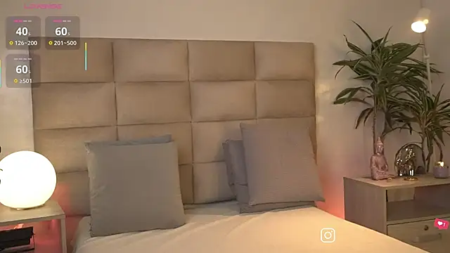 SophieCollins 1 online show from June 4, 11:58 am