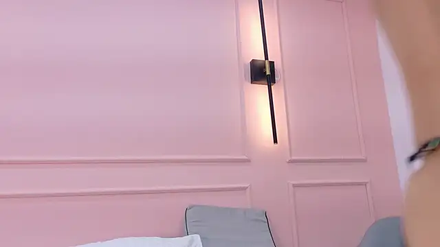 MaddieTease online show from February 9, 1:35 pm