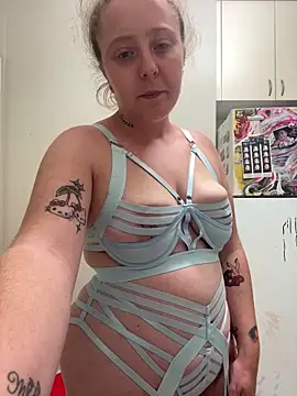 spankmykittyhehe online show from September 30, 12:44 pm