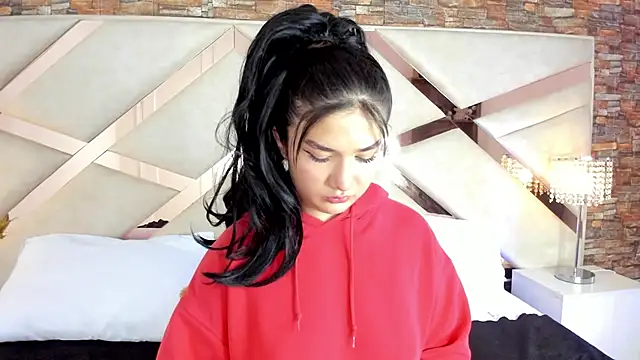 Snapshot of Valery_Brand chatting on October 3, 4:12 pm Valery Brand online show from October 3, 4:12 pm