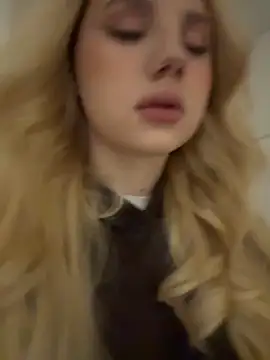 Sky Cutie online show from February 1, 5:17 am