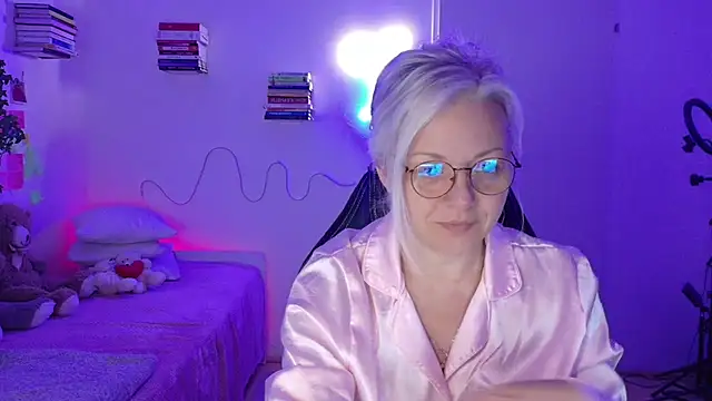 Linsy Kim online show from March 25, 3:12 am