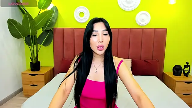 Jennifer Munoz online show from October 5, 1:32 am