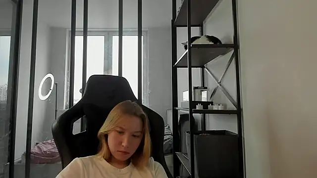 Agatha May online show from December 2, 8:16 am