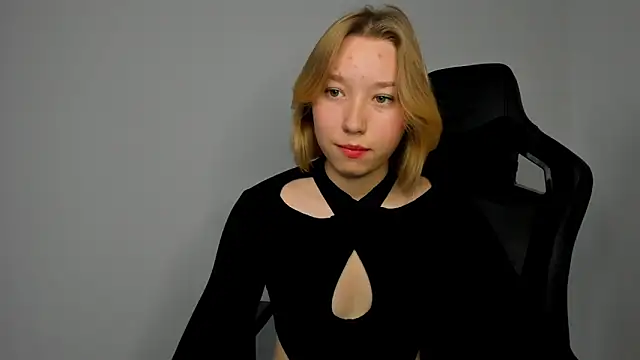 Agatha May online show from October 10, 11:15 am