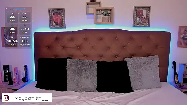 MAYASMITH   online show from October 31, 5:31 am