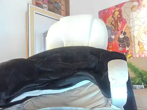 mila dash online show from September 20, 11:30 am