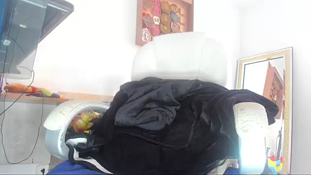 mila dash online show from November 27, 11:24 am