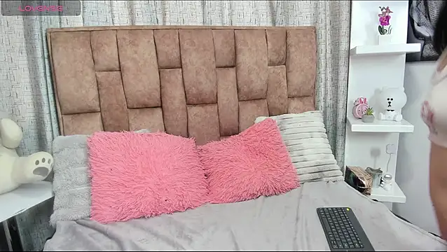 Snapshot of sany_noa chatting on September 26, 7:44 pm sany noa online show from September 26, 7:44 pm