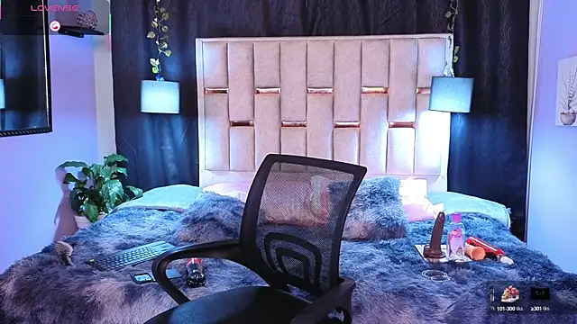 melody-rouss online show from September 12, 5:08 am