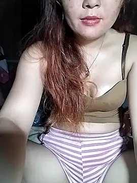 lylylove online show from June 1, 11:27 pm