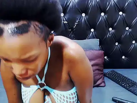 AppleAss02 online show from February 18, 8:30 pm