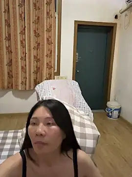 xiiuuff18 online show from October 30, 11:55 am