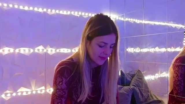 Aishha  online show from November 4, 6:07 am