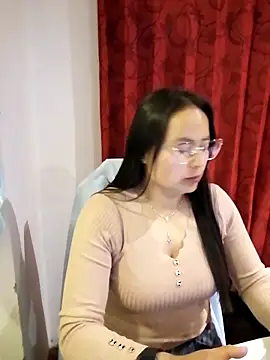 Daliz Leon online show from November 5, 10:48 pm