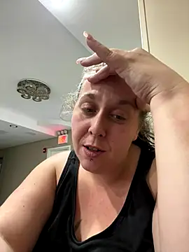 Snapshot of exotictastingexotic chatting on September 9, 1:33 pm exotictastingexotic online show from September 9, 1:33 pm