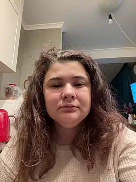 AliceCurlyX online show from December 20, 1:15 pm