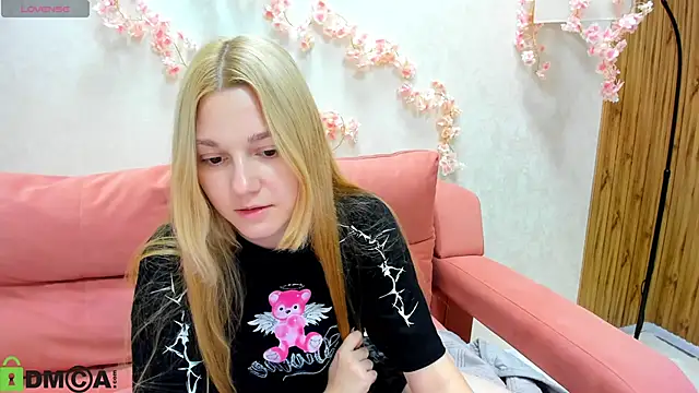 Snapshot of Sylvia_Ortiz chatting on September 14, 8:23 am Sylvia Ortiz online show from September 14, 8:23 am