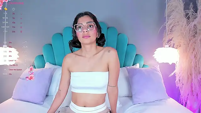 AlassiaHocthner online show from October 7, 12:09 pm