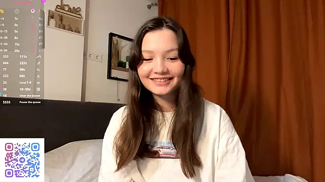 KiraVelvet online show from October 3, 4:23 pm