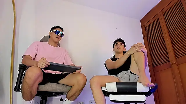 sotooliver3 online show from February 3, 8:45 pm